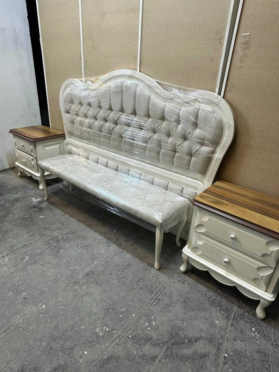 ✨ غرفة تركي كانتري زان الأصلي 9قطع 
نظام ابواب هايدروليك
سرير مخزن عملي 
 قماش وتر بروف أصلي
✨ نظافة 95/💯
السعر  / مليون و600 وبي مجال
 شد ونقل مجاني داخل بغداد
توصيل للمحافظات بأسعار رمزية


**إذا كنت صاحب هذا الإعلان وتريد حذفه لأي سبب، رجاءا أرسل رسالة إلى الدعم الفني**