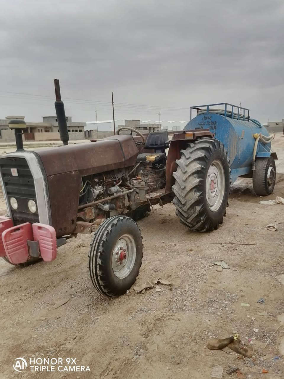 تركتر للبيع 290كتاب شركه جاهز من كلشي محرك گير اكسل شرط ولگشر شوف العين اسعر 9مليوم وبيه مجال قليل مكان الحويجه اني مكلف بنشر لاحد يراسلني اتصلو عله صاحب الرقم *********** مقطوره الماء مو وياه
