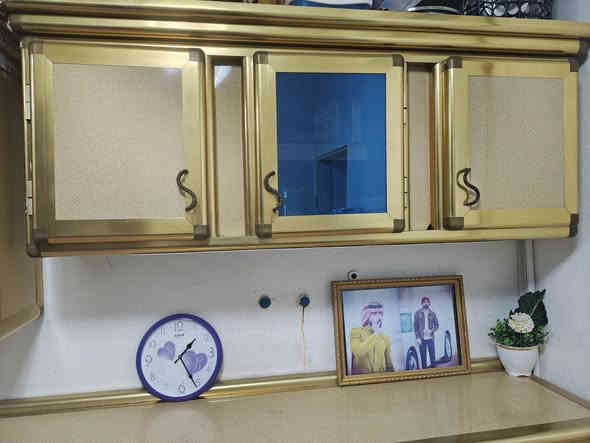 كاونتر كامل 3قطع جديد بعده
السعر 500وبي مجال قليل 
العنوان البصره حي جامعه القبله 
رقم الهاتف ‏‪***********‬‏
