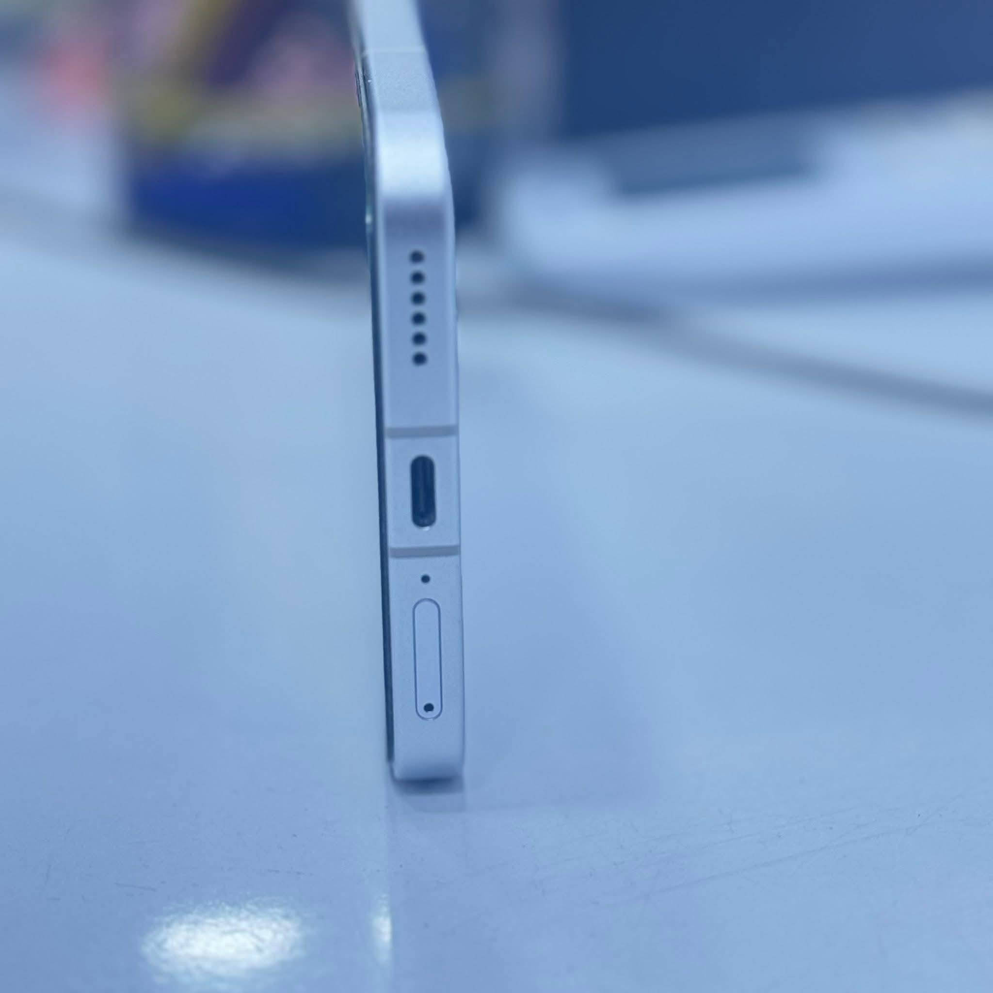 سلام عليكم بوكو f7 جهاز جديد كلش ذاكرته 256 بطاريته98 جهاز كلش نضيف يدعم 120بوبجي ارخص واحد اني ابيعه سعره 350شراي يتصل مكاني بغداد الحسينيه الراشديه ***********
