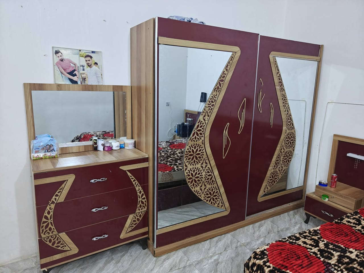 كاونتر وغرفه نوم للبيع للستفسار 
***********
