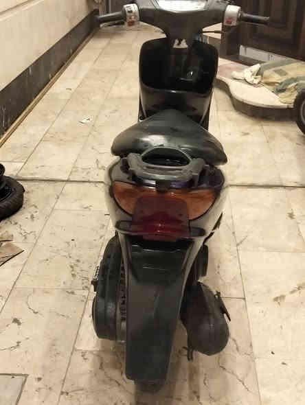 السلام عليكم  للبيع عصفوريه فحل  بلاديه اخت  الجديدة   شغاله اشاير لايت الدرجه نقص فقط تريشه يسره وكسر بالكدام  محرك ممفتوح سعره 400 مكانة حي قاهره قرب بانزين خانه   اول شخص يجي عليه بالعافية
الاستفسار اتصال***********
