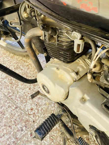 سلام عليكم دراجه للبيع موديل 22 داخلة ب 23 دراجه خير من الله المكينة اصبانه ممدودة عليهه رقم وسنويه السعر 2-200 وبيهه مجال للطيبين المكان بغداد الكماليه
رقم الهاتف ***********
