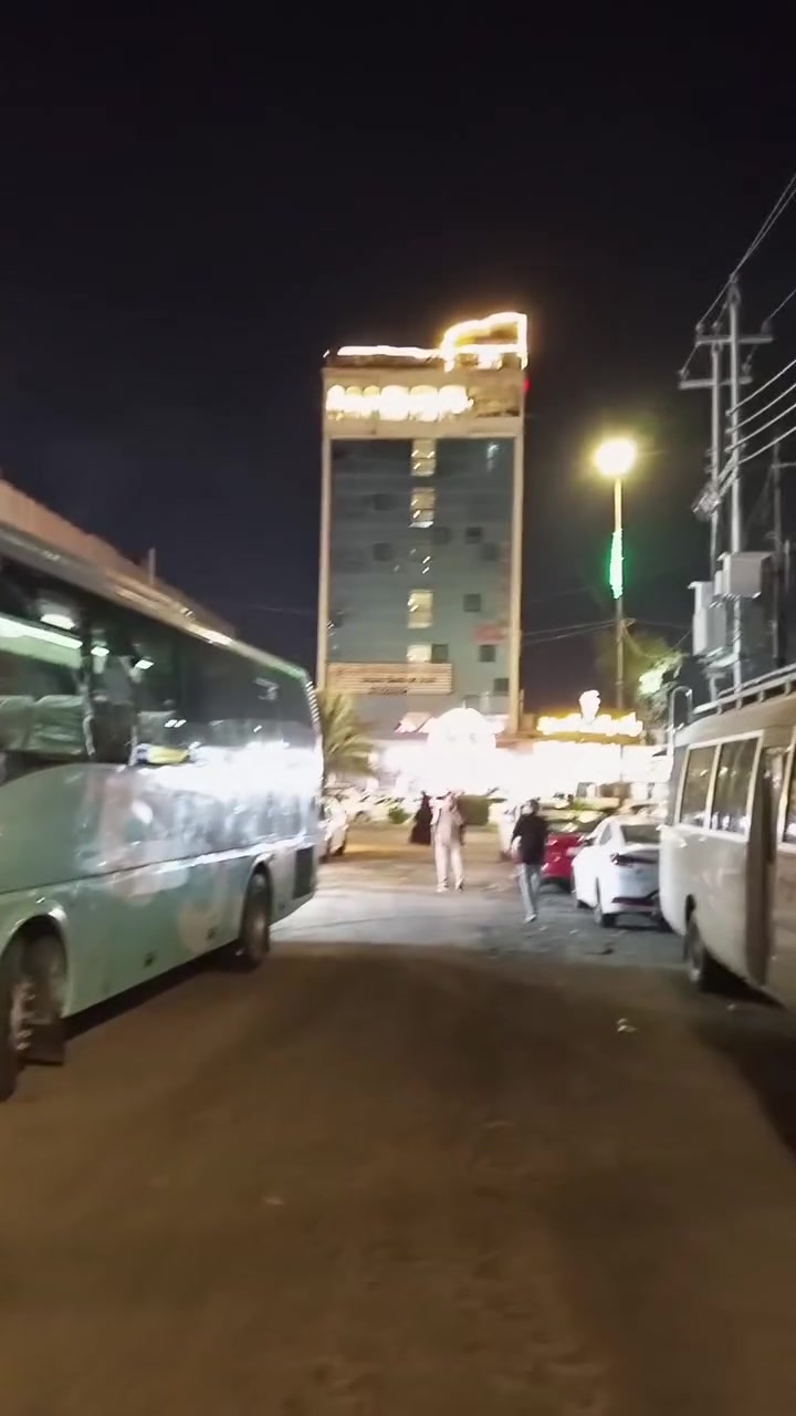 سلام عليكم تنطلق حمله ابو ايه يوم ثنين بليل سامرء وسيد محمد وبرهيم ولامام الكاظم سارع في الحجز اخر خمس مقاعد سياره حديثه تجيك لاقرب نقطه داله اتصل وتساب ودلل خادمكم ابو ايه ***********
