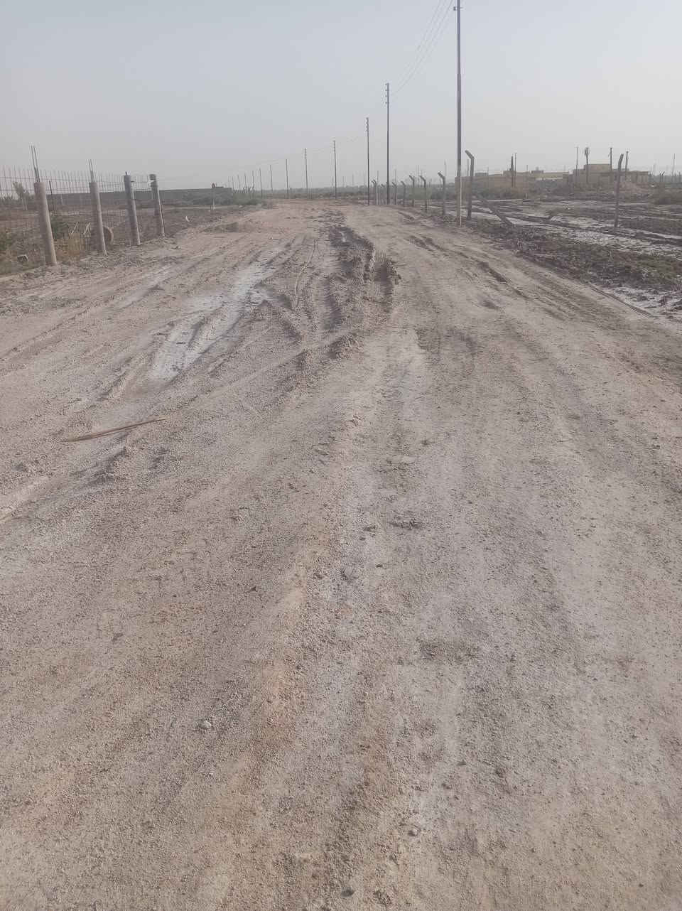السلام عليكم ١٠٠٠متر طابو اسهم ثاني قطعه علئ شارع العام التبليط وجه ٤٣ونزال ٢٢ماء كهرباءمتوفر طريق السفينه مقابيل ناحيت اور ***********
