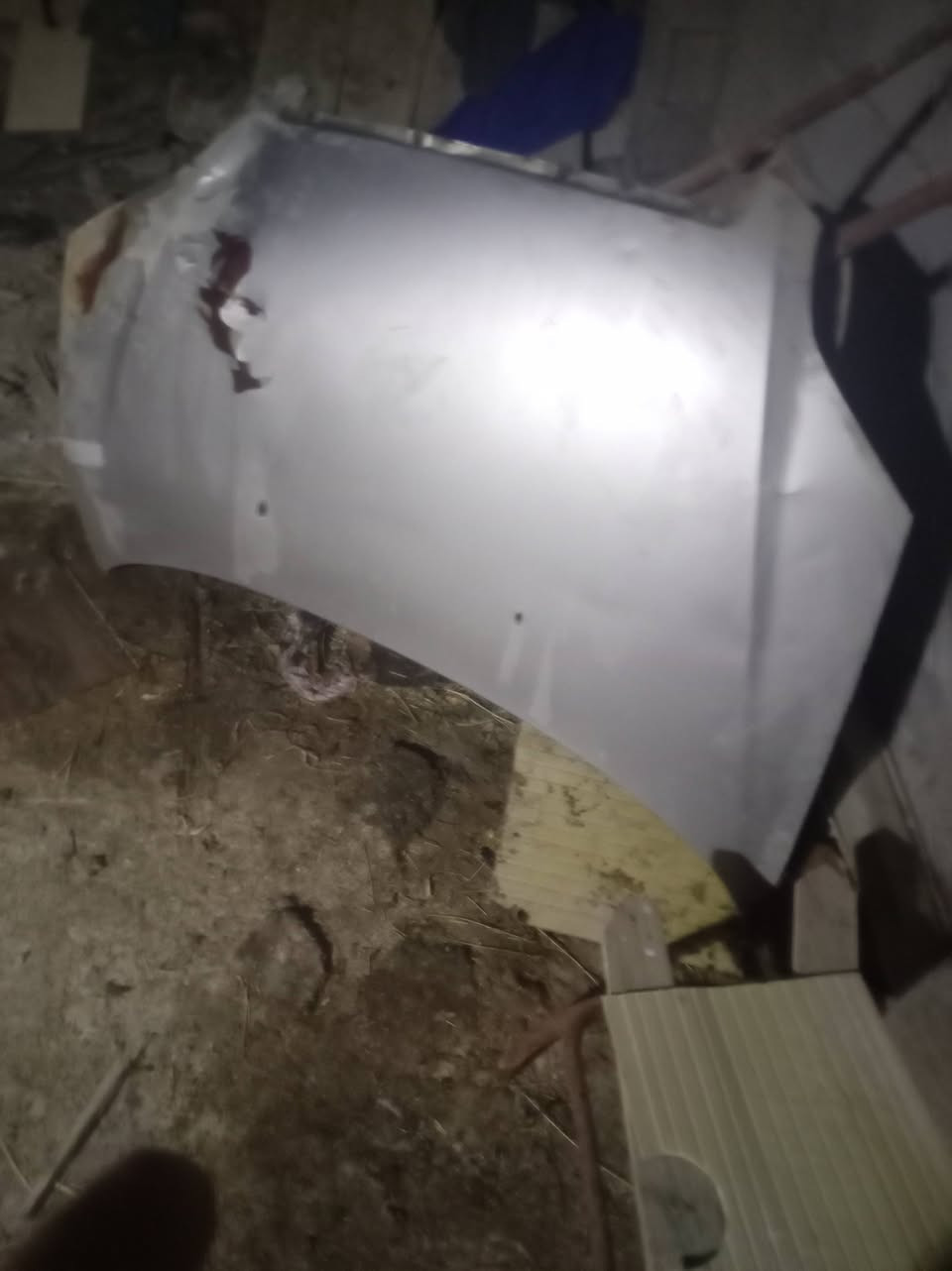 السلام عليكم بنيد افيو موديل ١١لون رصاصي للبيع بسعر مناسب موضح بالصوره بي طخه ع البارد المحتاجه بي خير ويتدلل تلفوني ***********
