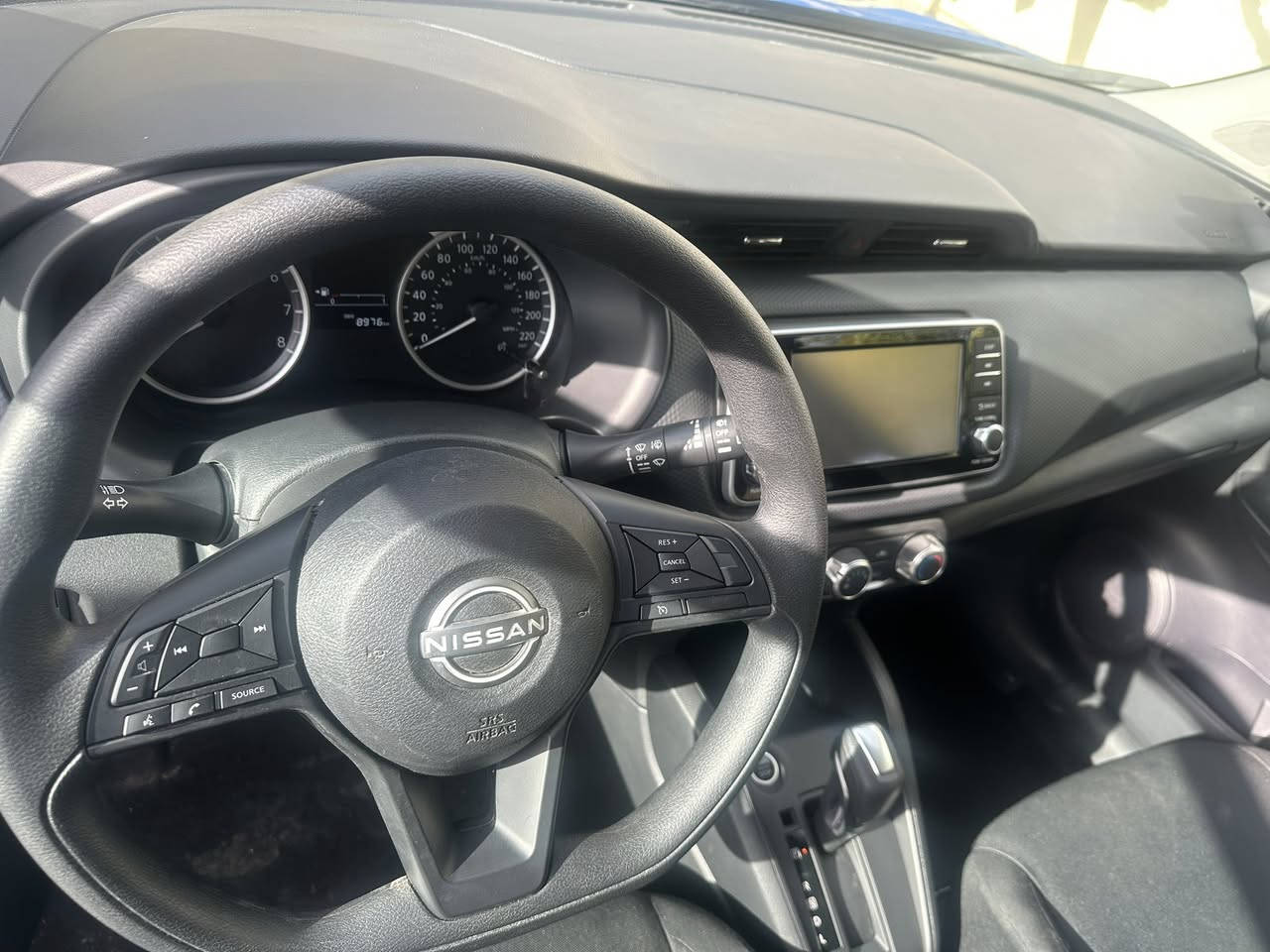 نيسان كيكس ٢٠٢٤ S بئ بوياغ (بدون صبغ)
محرك ١٦٠٠ اربعة سلندر 
بصمة رادار ٣٦٠ تحديد مسار تحديد سرعة بلاجكتور 
توقيف ذاتي ضرر فقط دعامية امامية بدون صبغ بدون تعديل بدون تبديل ارباك فقط تكمة سكن سستم 
ماشية ٦ الف فقط 
رقم كاتي وياها ٣ ثلاثة تشهر للترقيم تترقم اربيل سليمانية دهوك 
مكان اربيل *********** واتساب 
حاديسةى تةنها دةعامي پيشةوةى هةية هيج بوياغ وتعديلى نيه هةموو شتى بةشةرته لوكه تةنها ٦ هةزار رويشتية ژماره كاتيه
