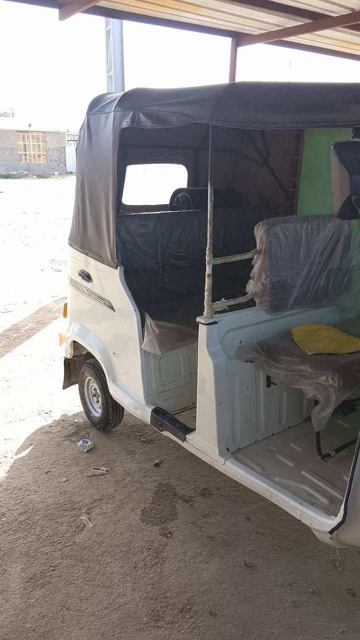 سلام عليكم  تكتك تيفيس لبيع مكينه مبدل بيها بس زنجيل وكلجات كشر شوفت عين نضيفه الله شاهد مديل عشرين اوراق اصولي رقم الهاتف ***********
