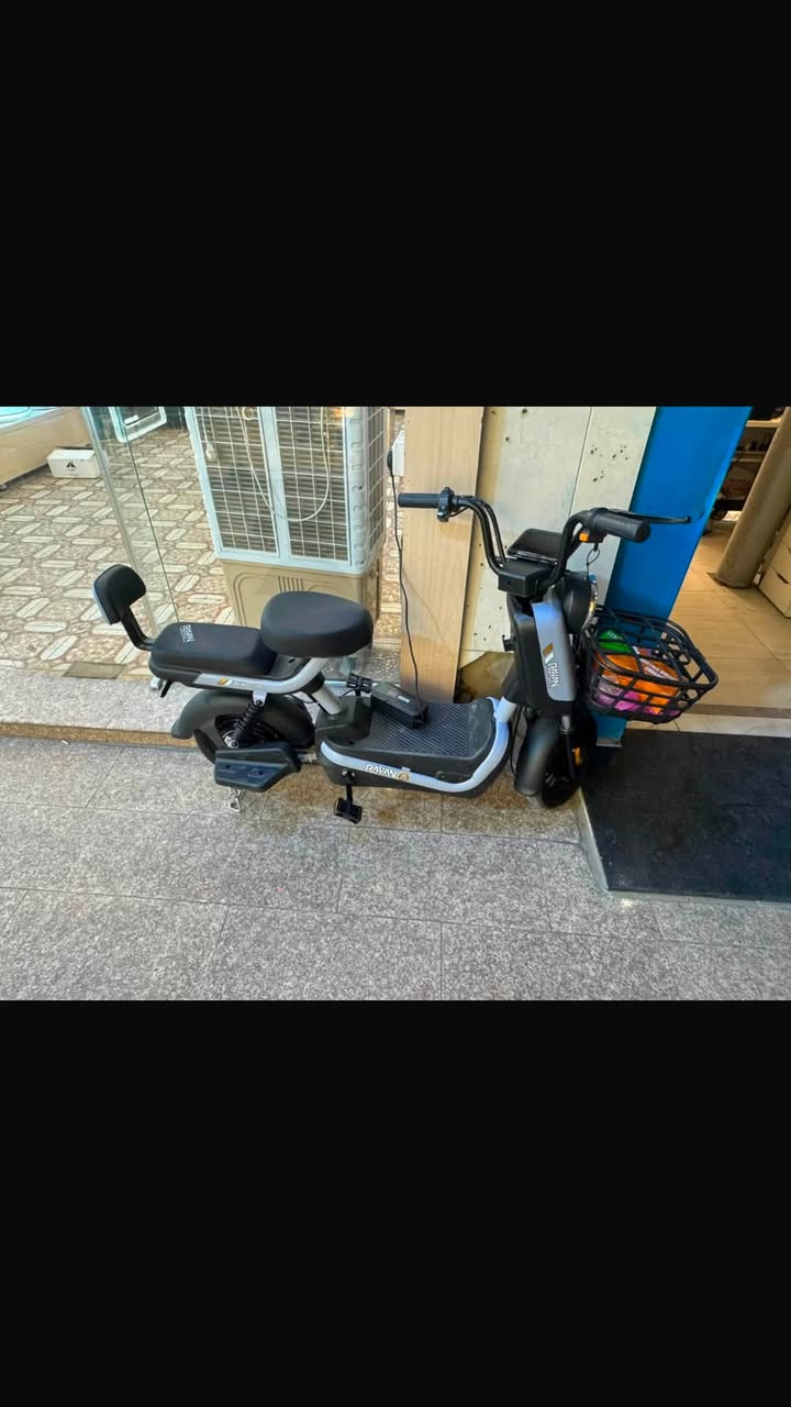 دراجه شحن للبيع دراجه جديده صالها اقل من شهر نازله سعرها 400 الف مماشيه اصلا بعدهي بجيسها عنوان منطقة وشاش مقابل مستشفى الطفل / *********** بي واتساب
