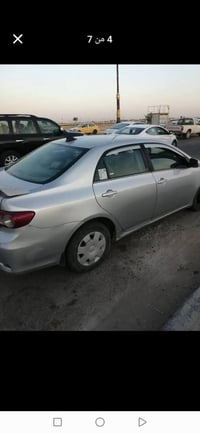 سيارة كورلا اللون فضي بغداد بأسمي مصبوغة عام بيها قطعة وحدة ضربه وحدة ...
