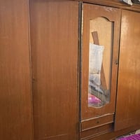 غرفه خشب صاج للبيع السعر ٣٥٠الف للاتصال 07801296377