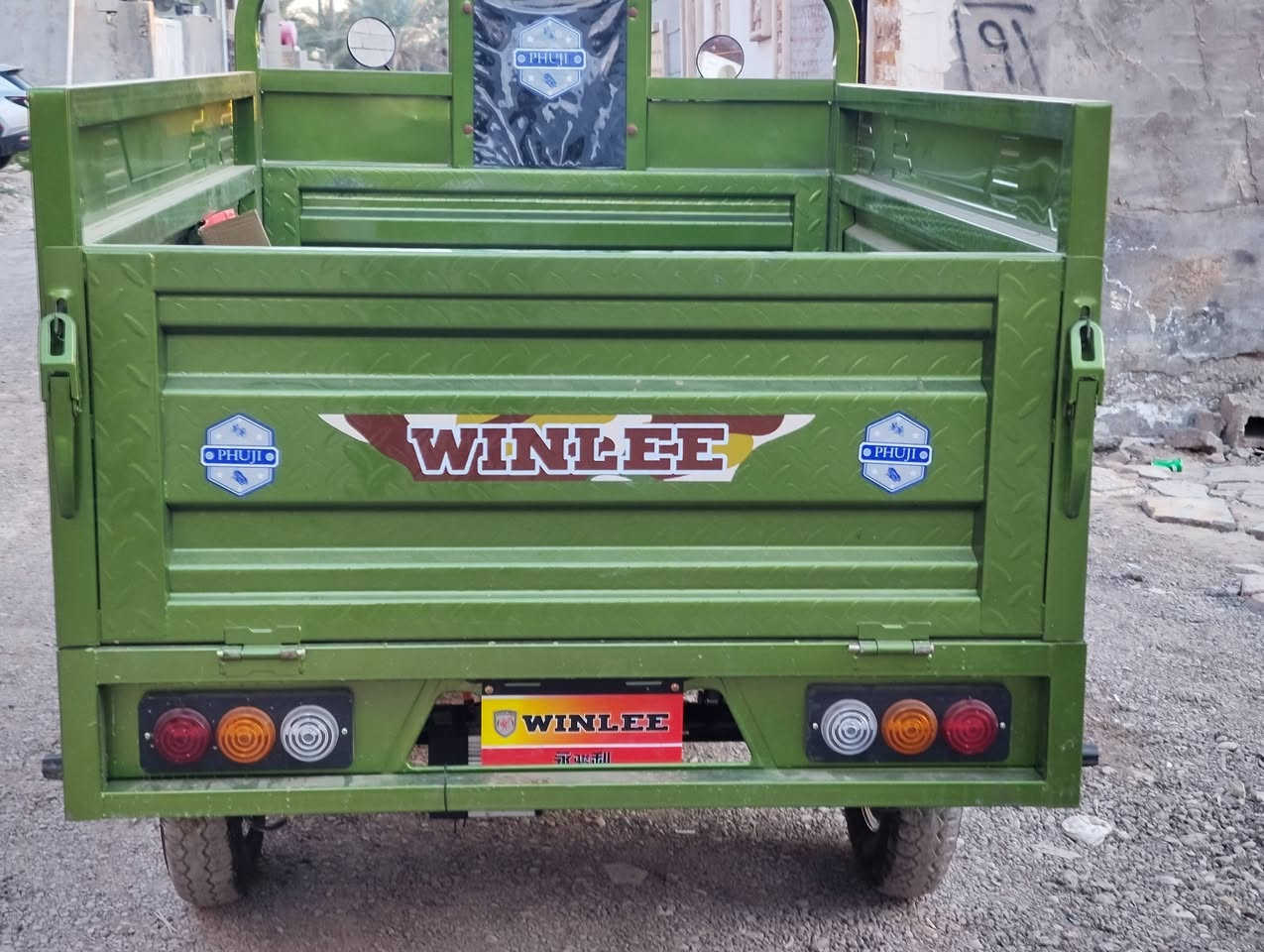 متاح ستوته شحن موديل 26 جديده بصمه وسيج بطاريات العدد 6 كهربائية كله شغاله بعده زيرو السعر مليون و250 بغداد الجزيرة السياحيه هاتف ***********
