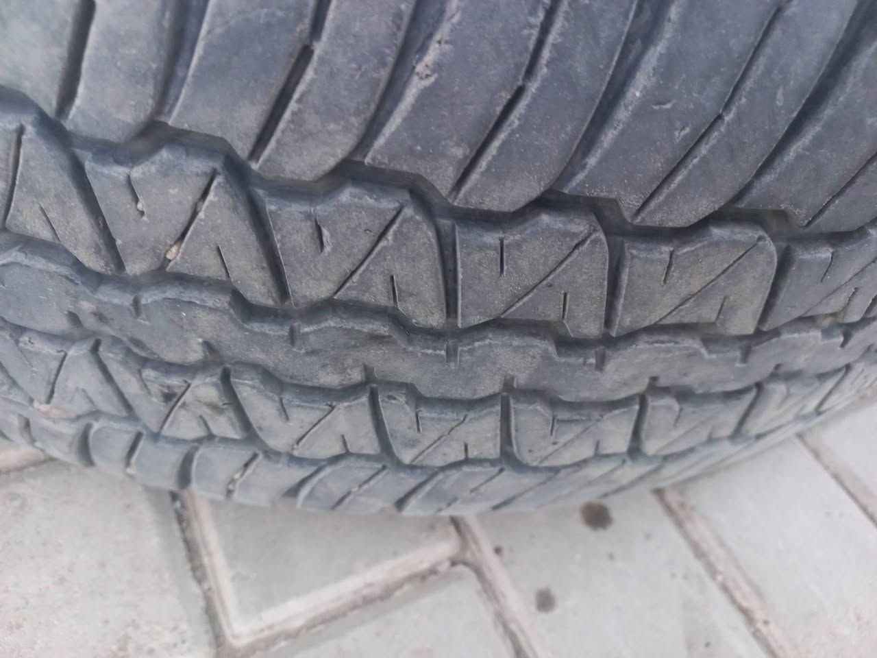 تايرات دلوب ياباني تيوتا لاندكروزر برادو 2024 اخو الجديد 18/65/265 /***********
