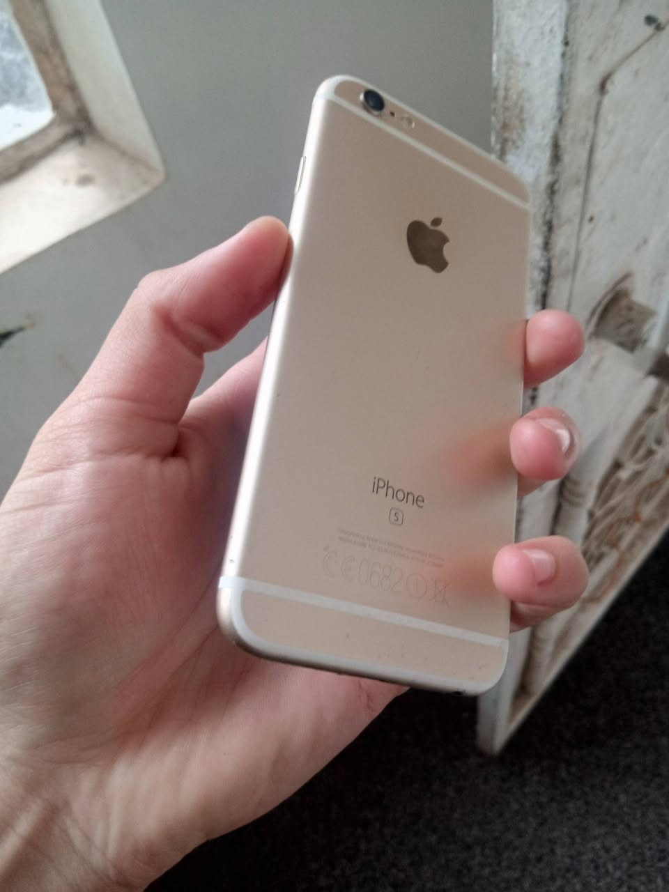 للبيع ايفون 6s للبيع كله بلادي بس بطاريته مبدل شرط كل عيب مابي السعر 45 الف نهايته وشرط يشغل جميع التطبيقات والالعاب ***********
