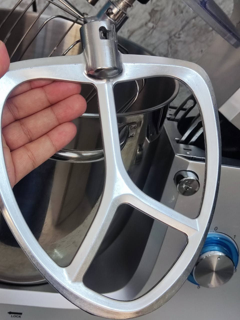 مرحبا حبايبييي للبيع
عجانة تاور بريطاني 
12 لتر كلش حجم كبير طاسة مالتهة 
ترهم عجن وكيك 
اخذتها من بغداد من شارع الضلال واحسن نوعية 
وبعد ادوات العجين بجيس مفاتحتهم وكرتونها هم موجود مصار شهر من خذتها جديدة كم مرا مشتغلة واللة العضيم 

محتاجة واريد ابيعها وفلوسها مسادتهم الله شاهد 
وعندي غيرها 2  واللة معتمدتهم بشغلي


**إذا كنت صاحب هذا الإعلان وتريد حذفه لأي سبب، رجاءا أرسل رسالة إلى الدعم الفني**