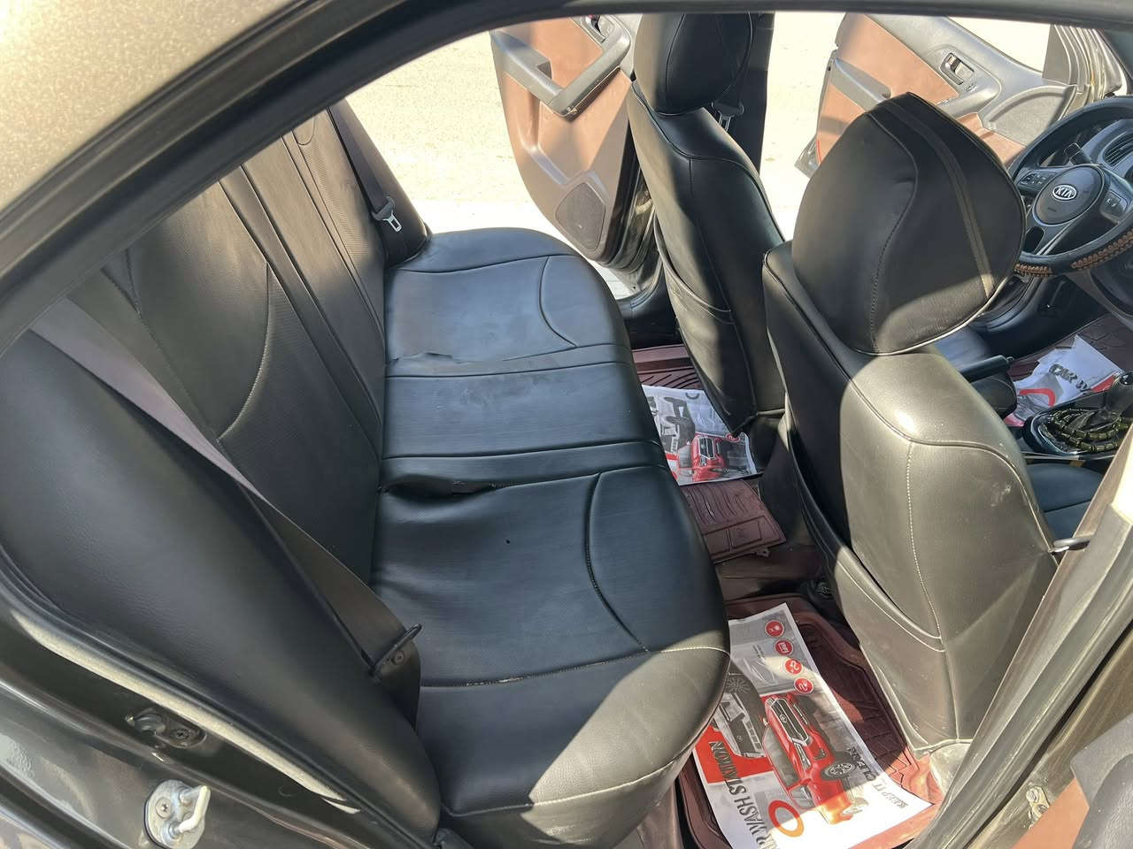 السلام عليكم سيراتو موديل ٢٠١٢ رقم سليمانيه الجديد 
تحولي ثاني يوم
بدون صبغ بدون حادث بيهه جراد بصيط قبق الجنطه
والقماره وبنيد بدون صبغ بدون حادث
كير محرك مكفولات
تبريد تدفئه شغالات 
كهربيات السياره علا البلاد بدون تجطيل 
السياره كلش حلوه بيهه بس الجراط بصيط
السعر ٩٥ وبيهه مجال
مكاني بغداد حي الجامعه
السياره بيهه سونار
***********
*********** واتساب
