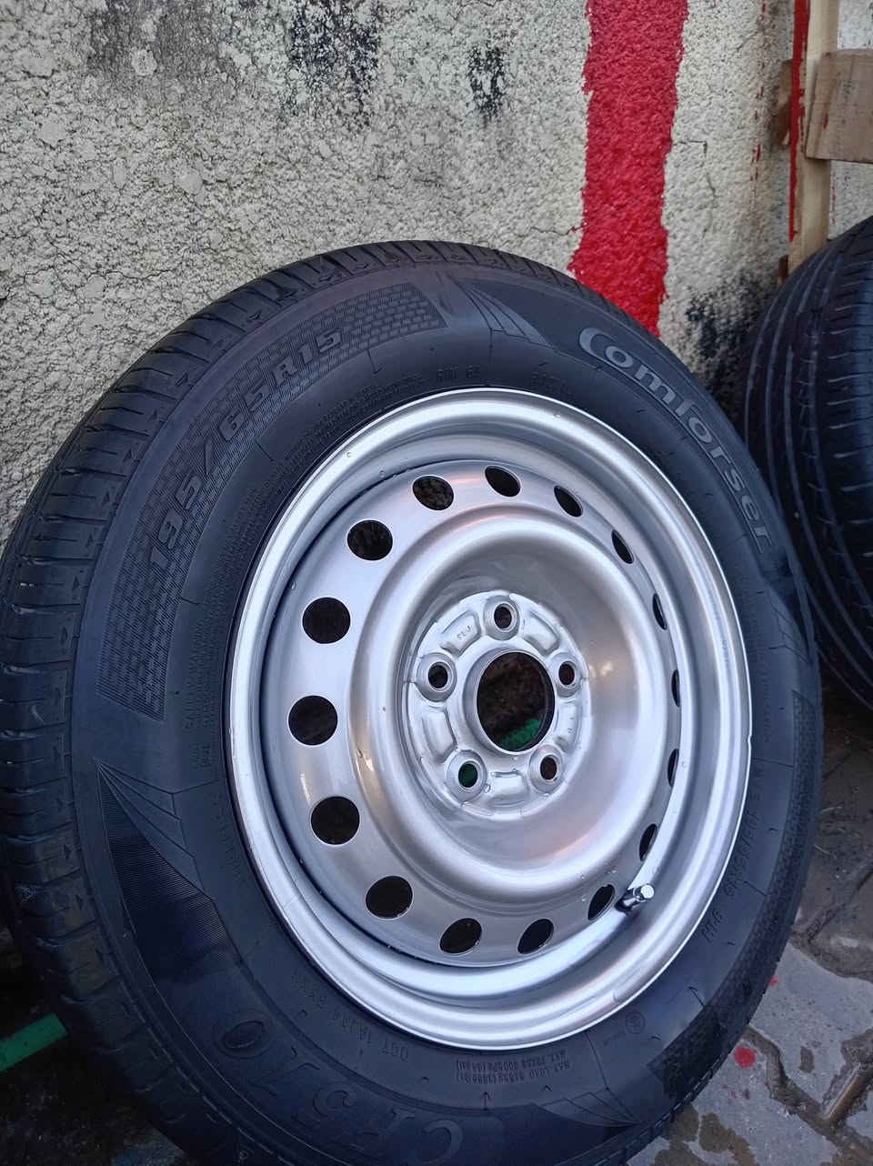 تخمين ويل حديد مع التايرات حجم 15  شفة عالبة يرهم جميع انواع الانترا والسيراتو والفورتي مصبوغ صبغ وجيلاتين حراري بلنص وكصب جدد كلة كامل  مكفولات من عواج
الفضي ٢٠٠ الف قفل
الاسود ٢٥٠ قفل
مكاني نجف حي الزهراء
***********
