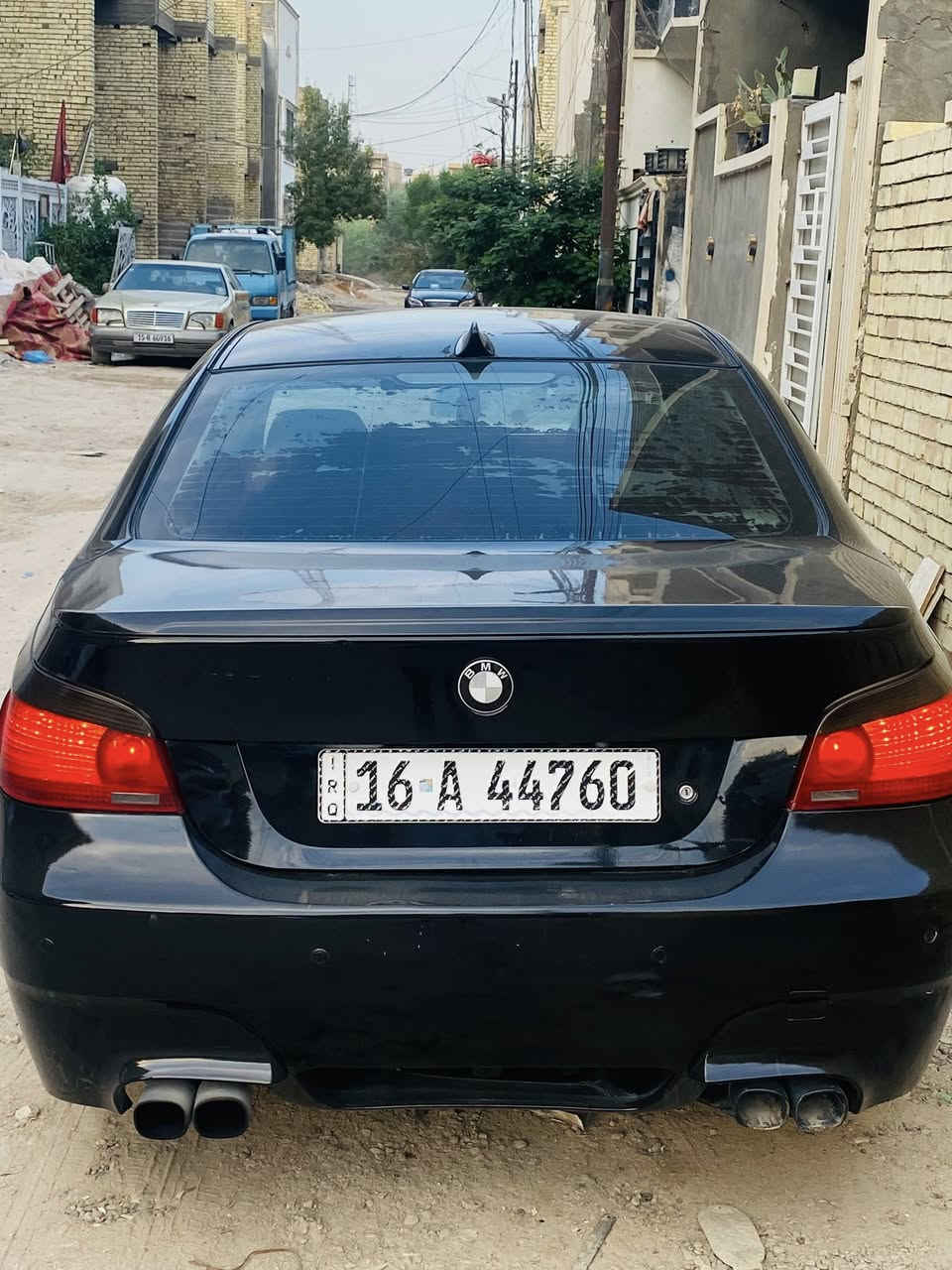 525 ميماتي موديل 2007 محرك 2500 كير ثلاث وضعيات 
لون اسود بس نقوصات بسيطة 
السيارة بيها بارد جاملغ امامي وبارد خلفي ابيع حزام 
السيارة باسمي تريد تحويل تريد وكالة 
مشروع وطني رقمها مكانها بابل السيارة 
السعر والتفاصيل خاص 
***********
