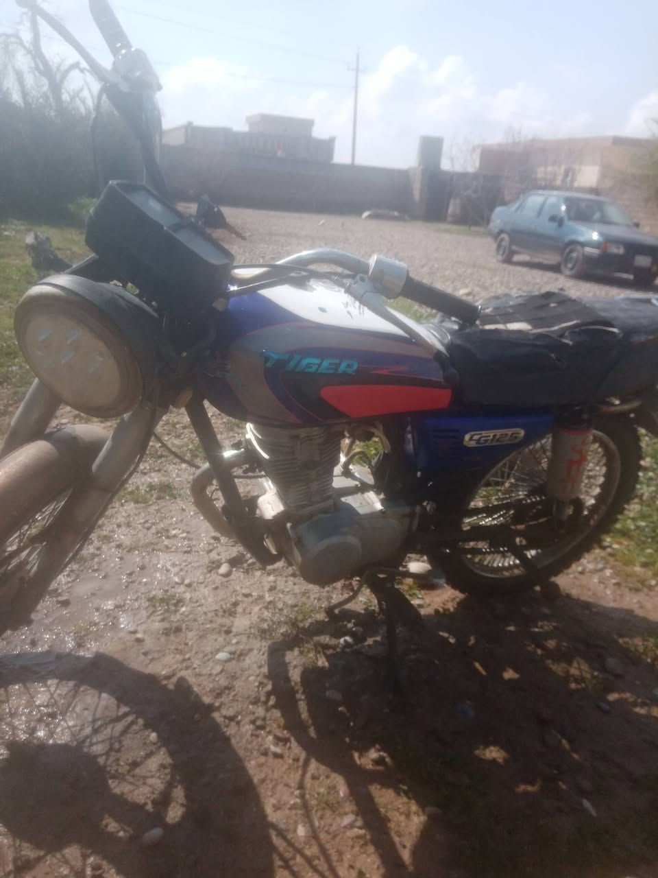 السلام عليكم ماطور البيع مكاني زهرة خاتون ناحيت الشورة   ماطور جاهز هندر واحديشتقل كهربايات شقالة السعر 225 وبي مجال ***********
