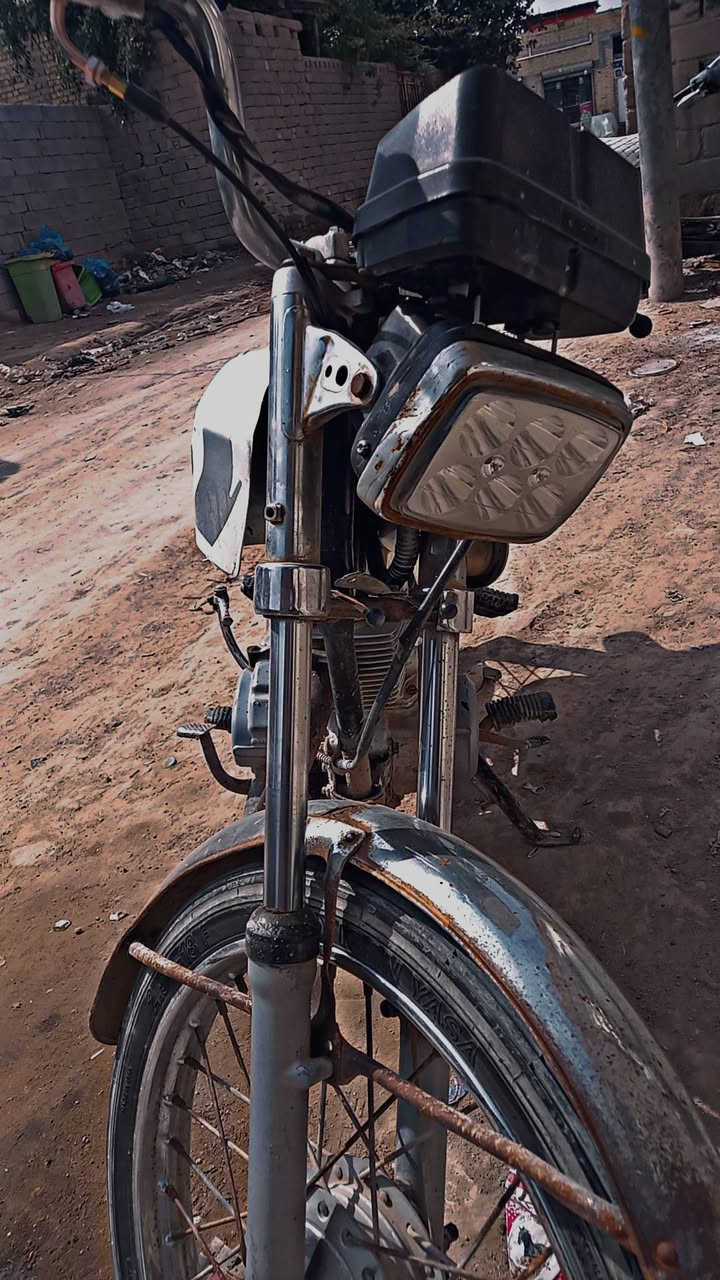 دراجه نامه شلامجه
ادوات سعر 350 وبيها مجال قليل للشراي 
*********** مكاني القرنه الشرش الجلعه
