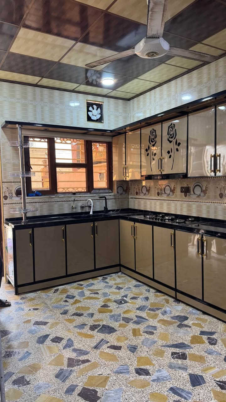 ***********.            
مطبخ المنيوم مواد تركي ثقيل جكامج البواب هدروليك مقاطع محشه بخشب مع ضمان حقيقي اي شي ما يعجبك فلوسك مرجوعه و ترميم مطبخ علينا موصل, نينوى
