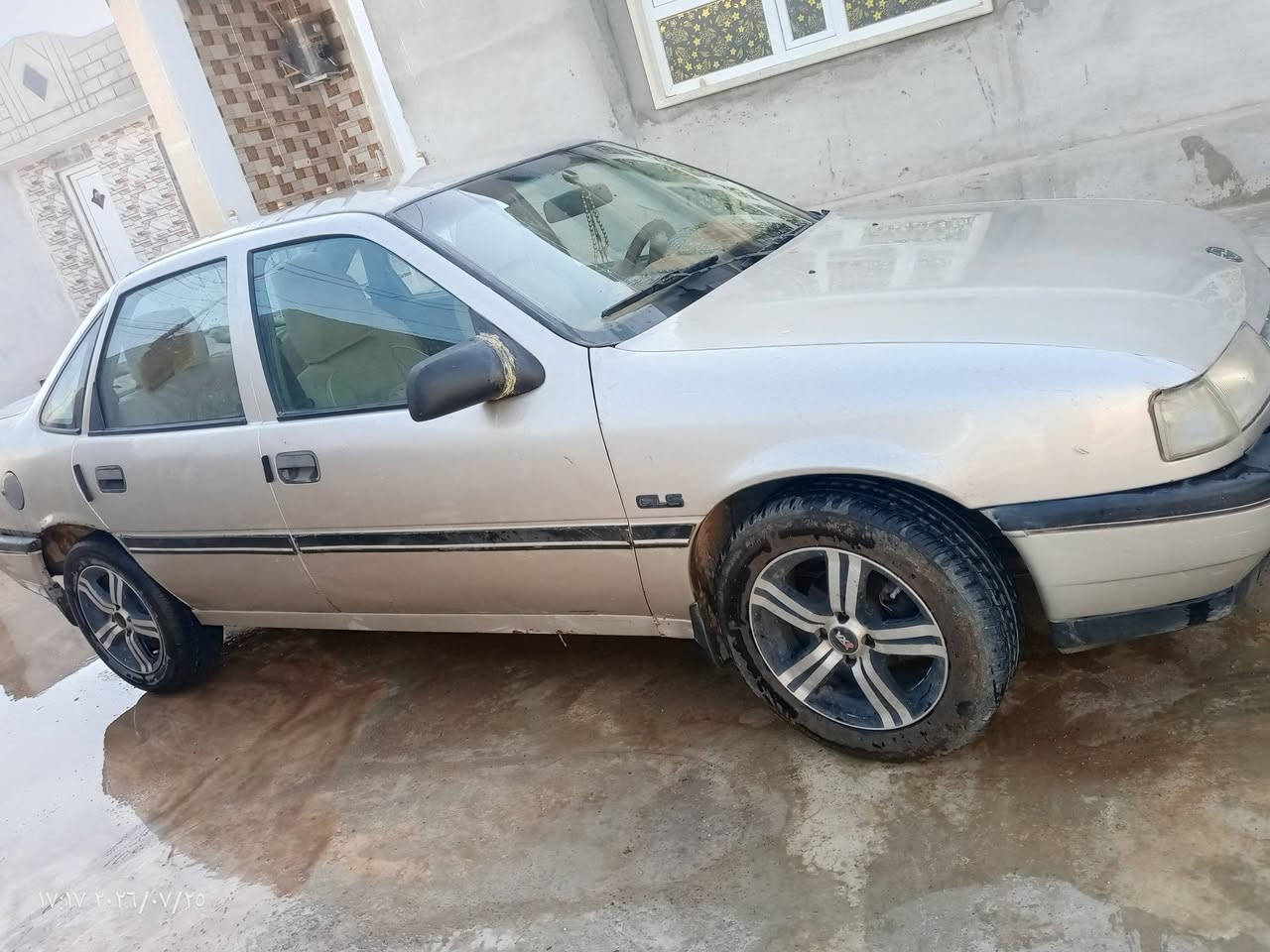 السلام عليكم 
للبيع فكترا..موديل 91 حجم 18نفخ كير.. شرط 
مامسجل بعد.كابون... طخم امامي جديد وخلفي جديد 
تواير جدد ويلكب.. حلوه... كهربائياتها كلها شغاله 
بيها. صبغ بخ باب... جاملغ.. امامي.. الباقي شر ط حتى دواير ودوسات مامصلحه بعد... اتراي حلو.... سياره احلا من الصورة.... داخل نضيفه.... دولي نينوى انكليزي شرعي يبيعك
وشرط تحويل فقط... سنويه للا 30...... اتراي بغداد شرط 
.. ملاحظه.. اذا اكو مراوس ابكم من 90وفوك.. ونطي فرق 
بكم كون رقم جديد نينوى... العندو يخابر.. وينزل بلتعليق 
السعرر..، 43وبيها.. مجال للشراي العنوان اسكي موصل 
***********
