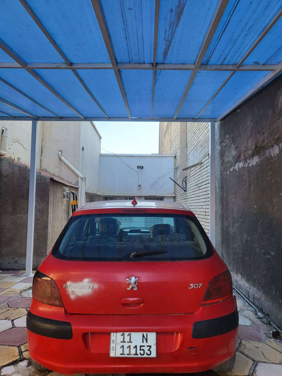 للبيع بيجو موديل 2007 العنوان بغداد الاعظمية السعر 50 وبيها مجال للشراي الإتصال ***********
