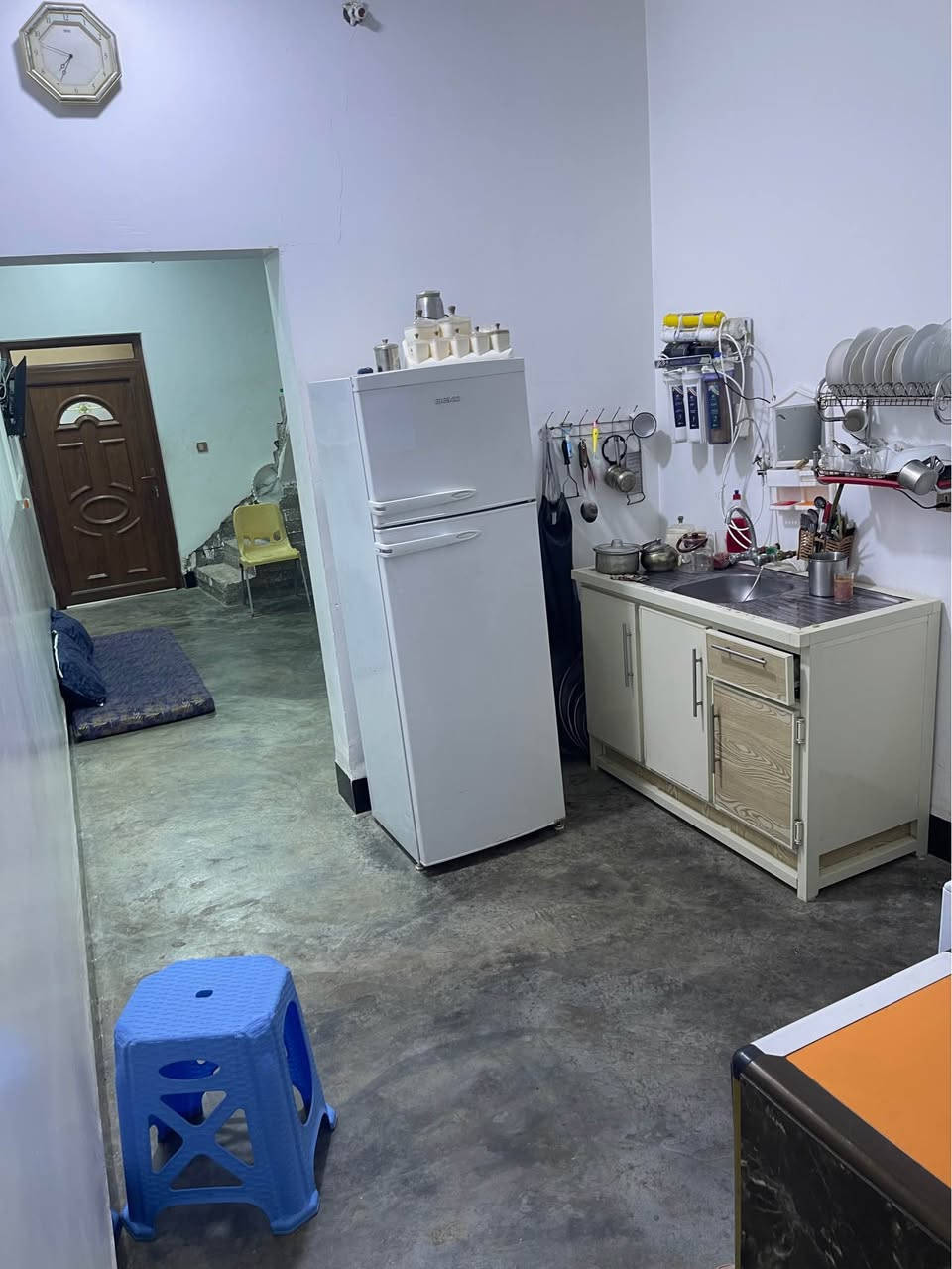 السلام عليكم بيت مساحة ١٠٠ متر مكان الصوفية بناء جديد صارلة فترة قرب جامع الصالح مطبخ +صالة +ديوانية+غرفة طابو زراعي للاستفسار الاتصال على الرقم ***********
السعر 55 مليون وبي مجال الرمادي, الأنبار
