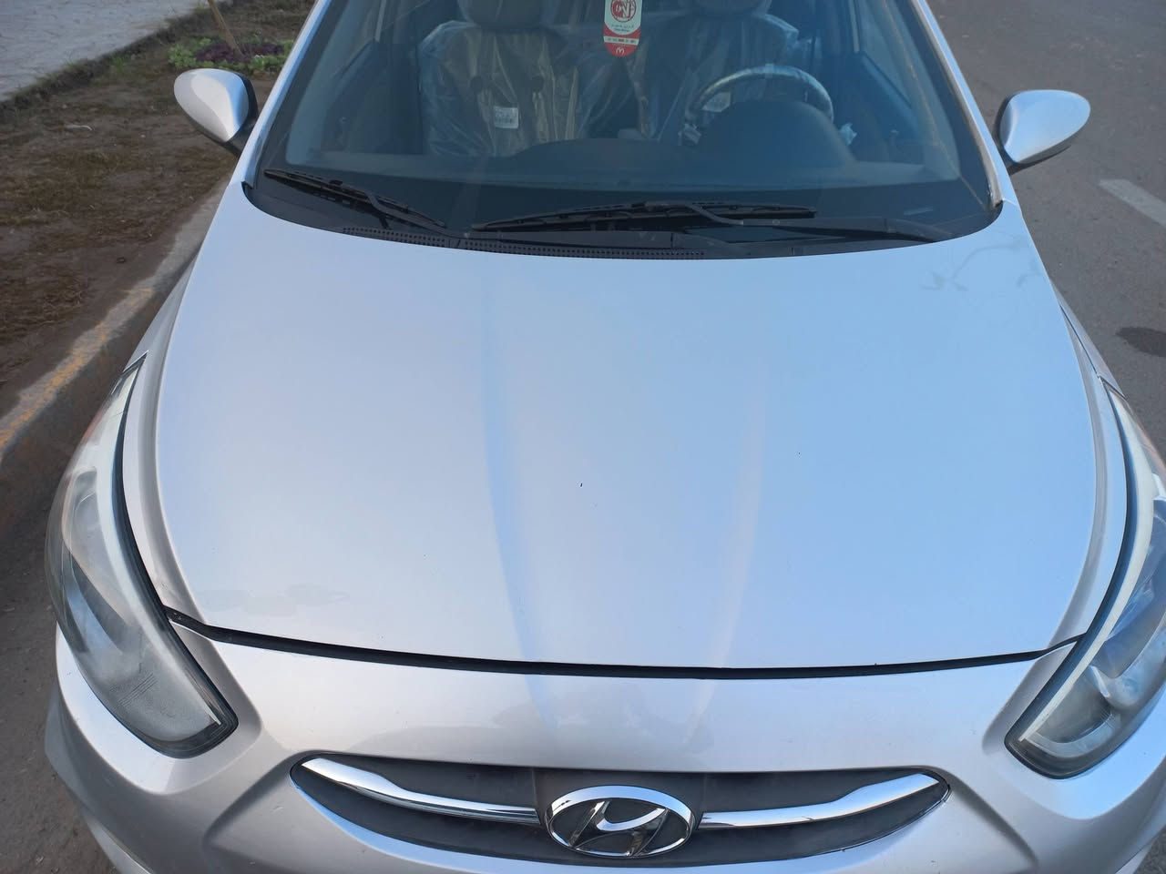 سلام عليكم
اكسنت 2016 امريكي 
كير محرك مكفول لا تنقيص ولا تبخير
صدر امامي خلفي مكفول 
تدفئه تبريد مكفول 
تخم تاير جديد 
حادثه فقط بنيد مبدل 
باقي السياره ليبل.واحد 
السياره غرفته جديده
ماشيه 84 حقيقي
رقم بغداد الجديد بسمي شرط التحويل 
مكاني بغداد الدوره او البلديات 
السعر 97 وبيه مجال بسيط 
رقم الهاتف ***********
