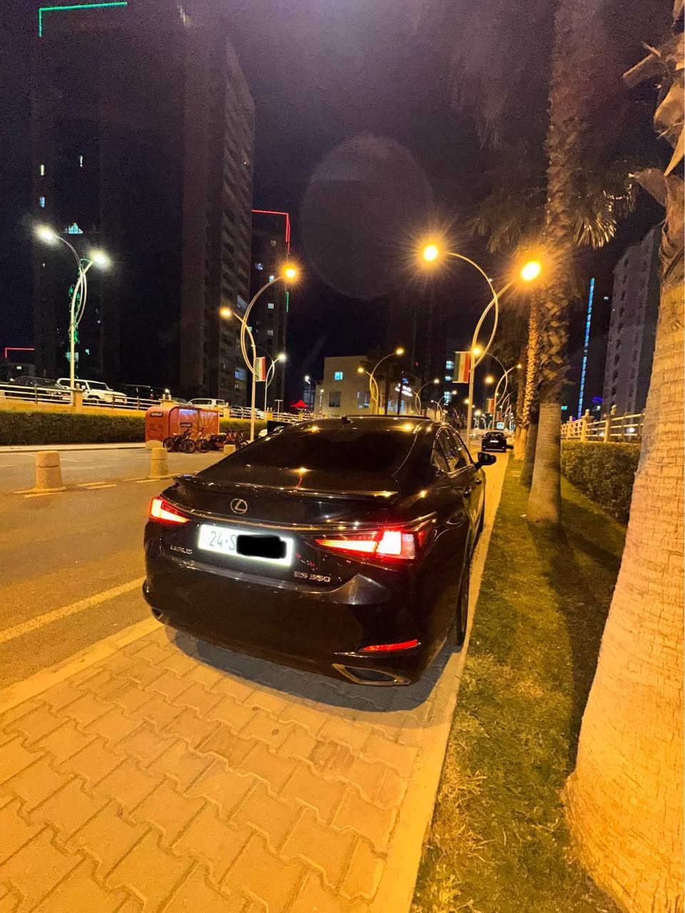 Lexus ES 350 2020 3.5 V6
رقم دهوك.رقم و سنوية كلشي جديد تحويل و كلشي بشرط
فول فول مواصفات ١/١.    سلايد كشن تدفية و تبريد جنتة شفت و كهرباء كشن خزن(ميموري) شاشة كبيرة فولل 
سيارة بها ١ جاملغ و شبر بدون اي دواخل و ايرباك 
سيارة جاهزة مابها دينار مسارف عنوان اربيل
محرك و كهربائيات و رادارات كلشي بشرط 
*********** واتساب كورك فايبر أربيل, العراق
