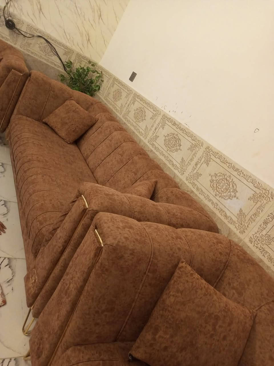 تخم للبيع نضيف جدا اخو الجديد السعر 400الف اتصال على الرقم *********** مكاني واسط الكوت منطقة زين القوس
