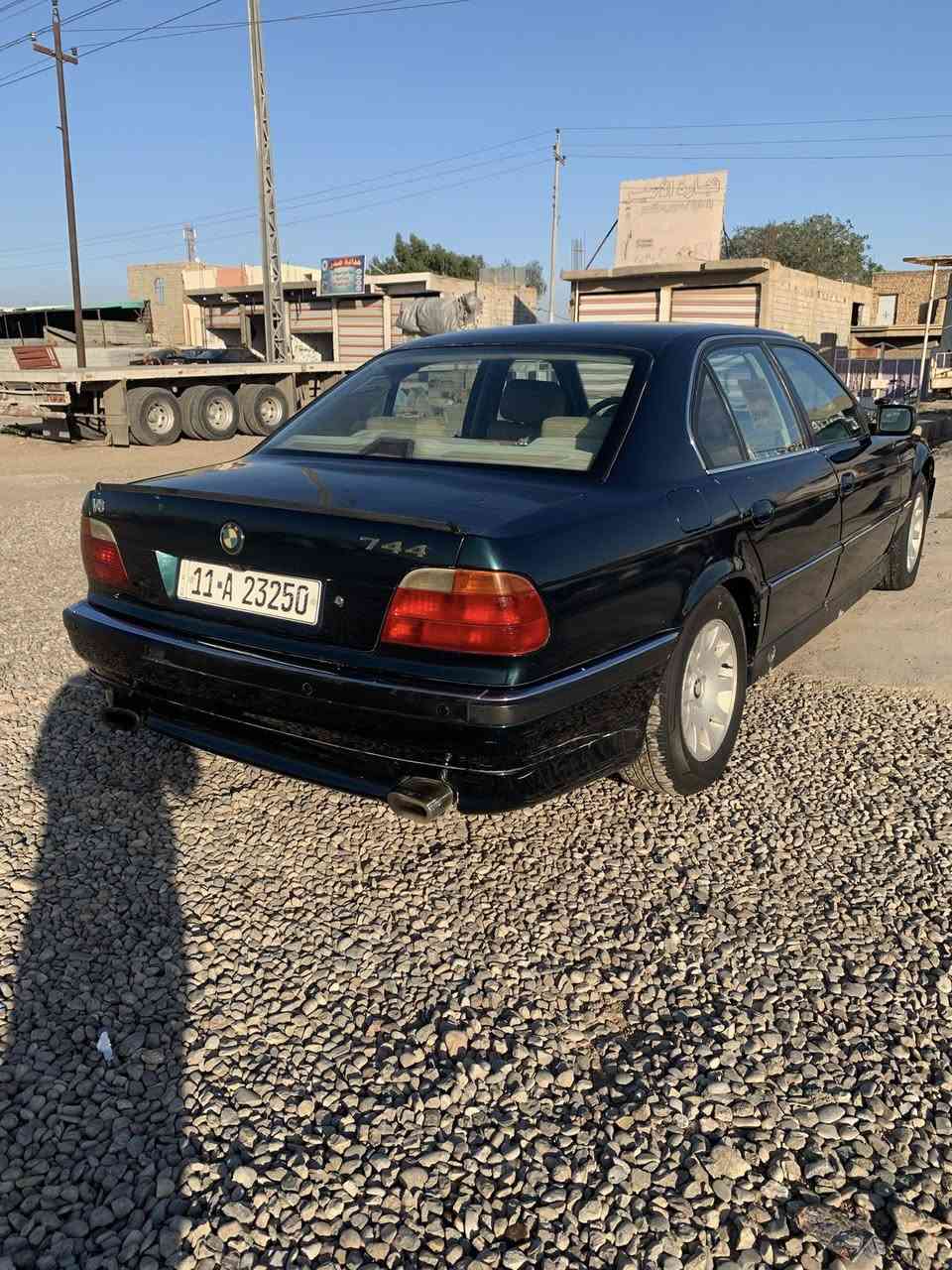 السلام عليكم بي ام كاسحه حجم 744 موديل 1996 للبيع كير بشرط مكينه بيها دخان تبريد شغال دبل جام سياره تخم تاير رقم بغداد تحويل ثاني يوم السعر 60 بيها مجال مكان ديالى الغالبية هاتف ***********
