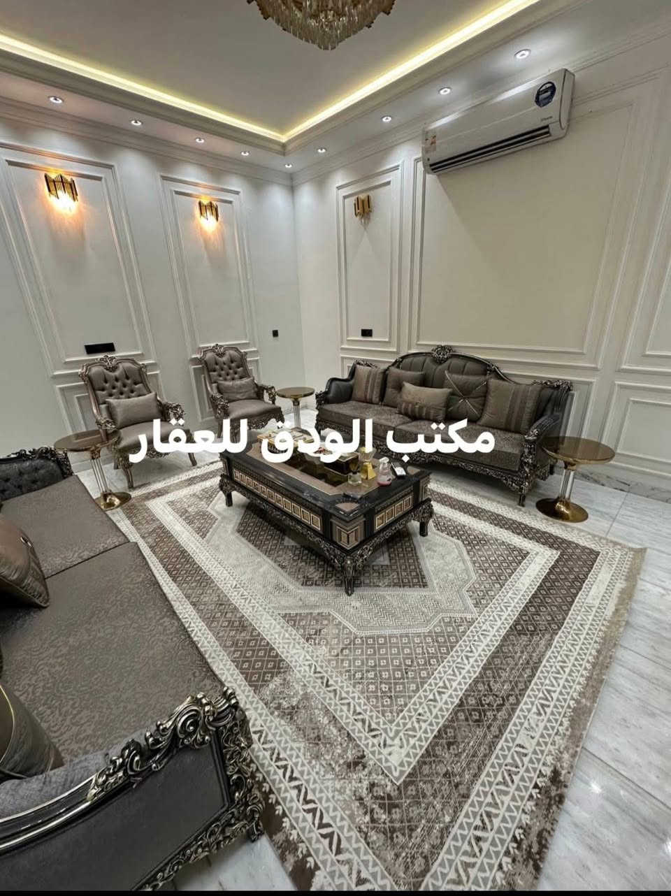 #مكتب_الودق_للعقار
دار للبيع شارع فلسطين 
♦️المساحة :150 متر 
♦️الواجهة :10 متر 
♦️النزال :15 متر
♦️الموقع :شارع فلسطين -حي المهندسين 
♦️المواصفات 
♦️سنة البناء 2024
♦️ثلاث طوابق 
♦️صالة
♦️استقبال 
♦️مطبخ
♦️خدمات 
♦️منور 
♦️5 غرف نوم 

#للأستفسار_يرجى_الاتصال_او_المراسلة 

☎️مهندس مصطفى واتساب ***********

او زيارة موقع المكتب 

♦️شارع فلسطين /حي المستنصرية قرب كلية الرافدين / عمارة فرمان

♦️لارسال عروضكم السكنية والتجارية يرجى ارسالها على هذا الرقم 
♦️📱واتساب 0️⃣7️⃣7️⃣1️⃣6️⃣6️⃣4️⃣3️⃣7️⃣0️⃣2️⃣
