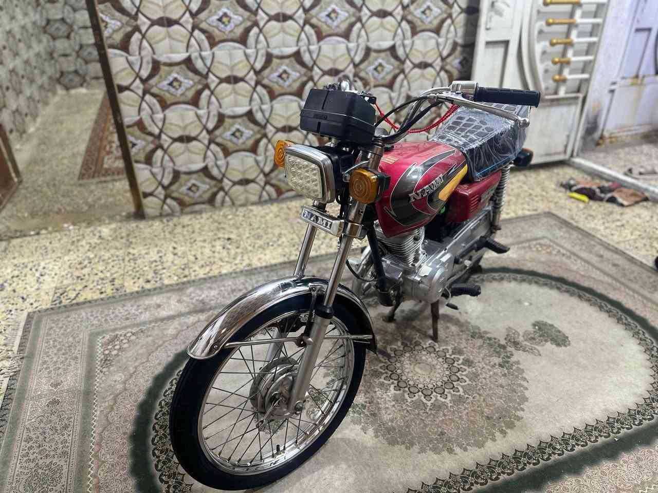 سلام عليكم دراجه لبيع دراجه اوراق اصولي دراجه نضيفه نضيفه كهربايات شغاله مديل (21)سعر 1100وبيه مجال قليل رقم ***********
