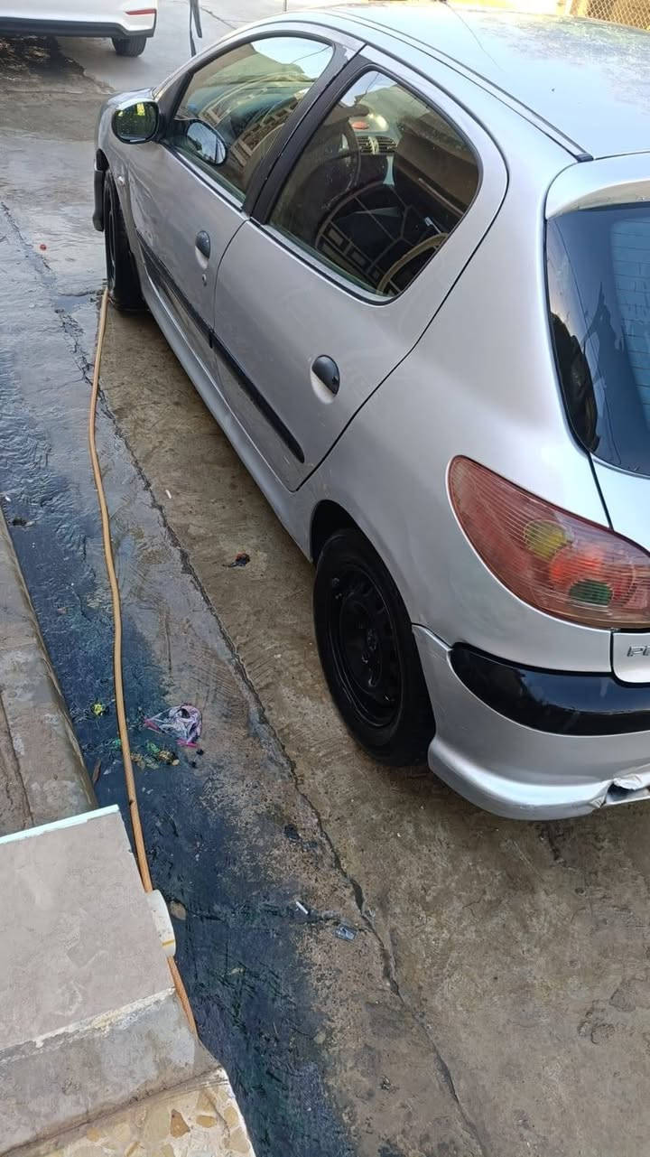 للبيع بيجو ٢٠٠٩هزه جديده سنوية ماساقطه مكينه كير شرط تبريد ثلج كهربائيات كلها شغاله طخم تاير شرط تحويل رقم تلفون  ضرر جاملغ يمين مبدل وشبربل بوند بدون دواخل بيها تلقيطات بسيطه ***********
***********
49
