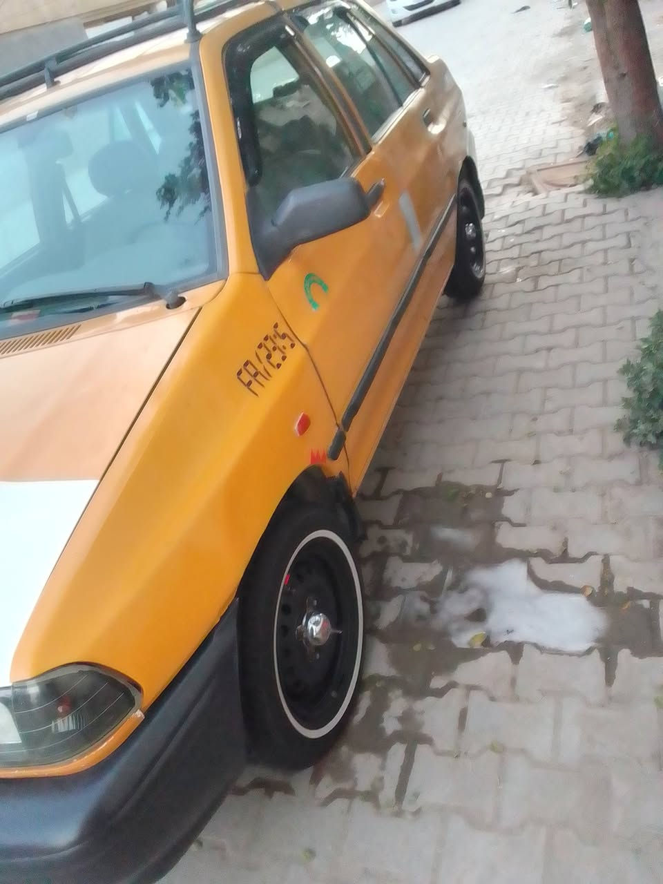 سلام عليكم سايبه موديل 2013شواصي مكفوله تخم تاير جديد صدر جديد 
تبريد ثلج مصفره هيه وغرامه 
دواخه عل شركه سياره عليه دامه 
رعيه بل شعله محرك بي خيط بخار 
سعر 18 مكاني محموديه 
*********** بس وتساب مقفول
