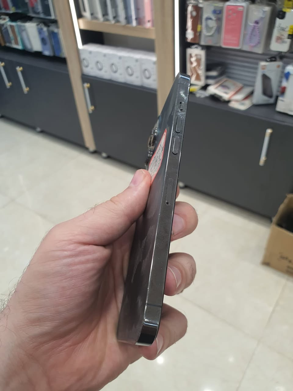 ايفون 12 برو ماكس وتر بروف ما مبدل بي كلشي ضمان يوم كامل تفتر بي بطاريه77 نازله بسبب تحديث كصرف طبيعي
عنواني تاميم ***********
