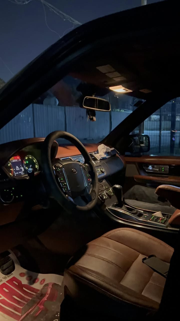 من رخصة الادمن
سلام عليكم رانج روفر HSE Sport ٢٠١٣
فول الفول مكفولة كير مكينة  
فتحة سقف 
ماشية حقيقي كم135
سيارة مكينة ناعمة تخبل 5000 v8
المكينة المرغوبة بدون سوبر 
بدون صبغ بدون اي حادث 
رصعات كلش بسيطة بالباب
رقمها رباعي مميز 
سيارة نظيفة جدا جدا 
السعر ١٦٣


**إذا كنت صاحب هذا الإعلان وتريد حذفه لأي سبب، رجاءا أرسل رسالة إلى الدعم الفني**