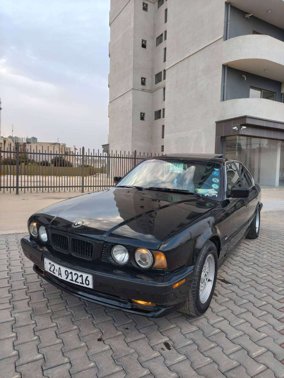 سلام عليكم مكلف بالنشر 

للبيع بي ام 525    1991
سياره نضيفه مصبوغه للجماليه  
كير اوتوماتيك محرك كبس
سياره هزه جديده 
محرك و كير واكسل بشرط تبريد ثلج ❄️ 
فول مواصفات سلايت  ايرباك كشن جلد 
بجم عريض 
السعر (64 بي مجال )
هذا رقم صاحب السياره  *********** كركوك, العراق
