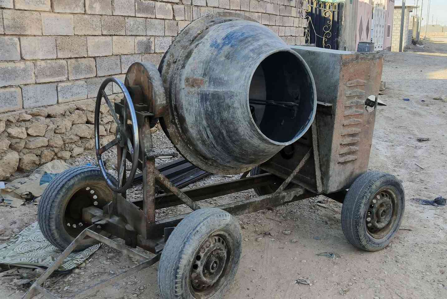 السلام عليكم
خباطه استبكو باب أول البيع جاهزه شغاله هندر واحد 
جدر هيكل محرك نضيفه شرط
محرك 7.5نضيف شغال هندر واحد شركه شرط
السعر1.500,000.:(مليون نص)بيهه مجال////////
مكان : الانبار حديثة بروانه
***********
