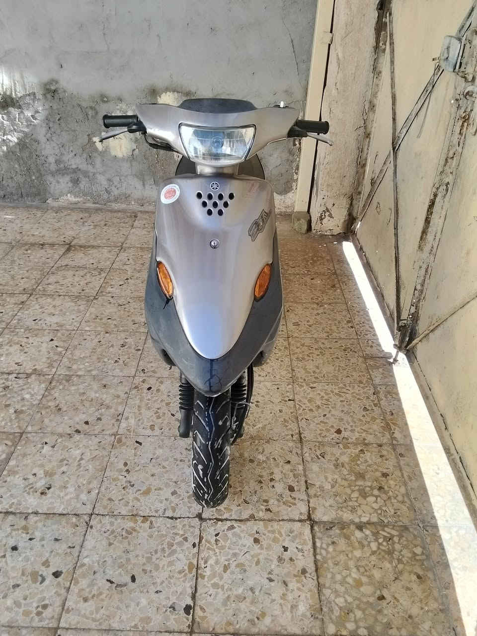 السلام عليكم دراجه يامه للبيع شغاله كله مكفوله كفاله عامه نضافه 100 ب 100 واحد ع  واحد مكاني العماره حي الشهداء السعر 800 بيها مجال رقم الهاتف***********
