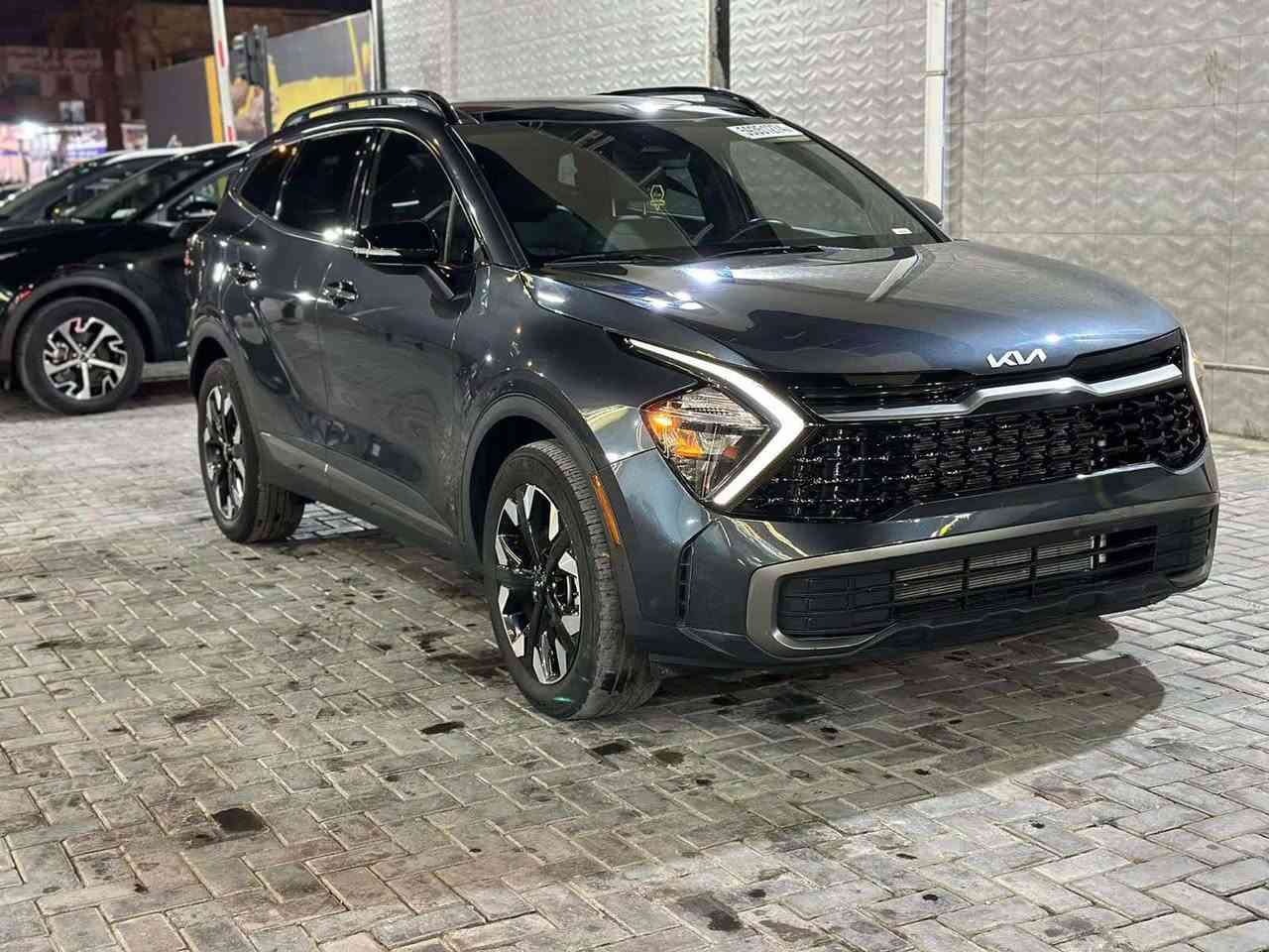 السلام عليكم 

سبورتج اكس لاين اعلئ فئه
 فول  لون بلو الجديد   
الموديل 2023
🟩 بسعر مناسب جدا  
المواصفات :✅
محرك 2500 فور ويل 
بصمه + تشغيل عن بعد 
بنوراما 
هاندر بريك بصمه + اوتو هولد + مانع نزلاق + مانع نحدار + مود درايف ترحيب عند الاقتراب تفتح 
صندوك كهرباء + ذكي 
شاشه نفكيشن + كامره داورة
تبريد بيانو 
كراسي جلد + كراسي كهرباء 
شاحن واير ليس للهاتف نقال 
بكلايت لد + لد نهاري 
حساس امامي + حساس خلفي 
تبريد قطعتين 
ويل كب كبير
نيكلات داخل زيتوني 
السيارة مرقم جاهز  
السياره جدا نضيفه وداخلها نظيف   
ماشية 31 الف 
الضرر بنيد فقط 
مكاني بغداد 
للاستفسار فقط على الرقم او الواتس اب 
***********
