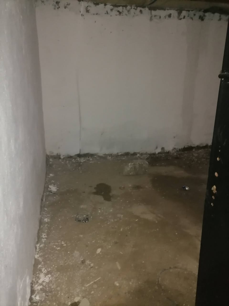 يا الله السلام عليكم بيت للبيع بالتجاوز بغرفتين كبار ومطبخ وحمام مكانه بالزعفرانيه شارع المستشفى يم المرجه مال الفلسطينيين مظاهره بالتجاوز سعر 5500 السعر خمس ملايين وبي مجال  وش الراي يدق علي لو على الرقم لو على الواتساب ***********
