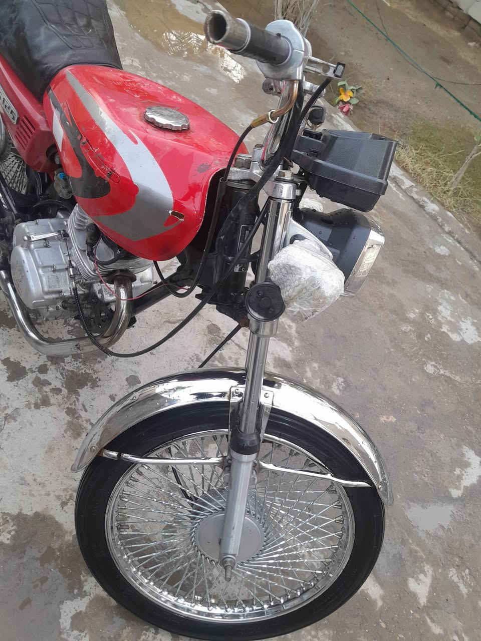 سلام عليكم دراجه تايكر موديل 21اوراق اصوالي دراجه مال  جناي على يدي مكان بابل محاويل السعر ٤٠٠ وبيه مجال ***********
