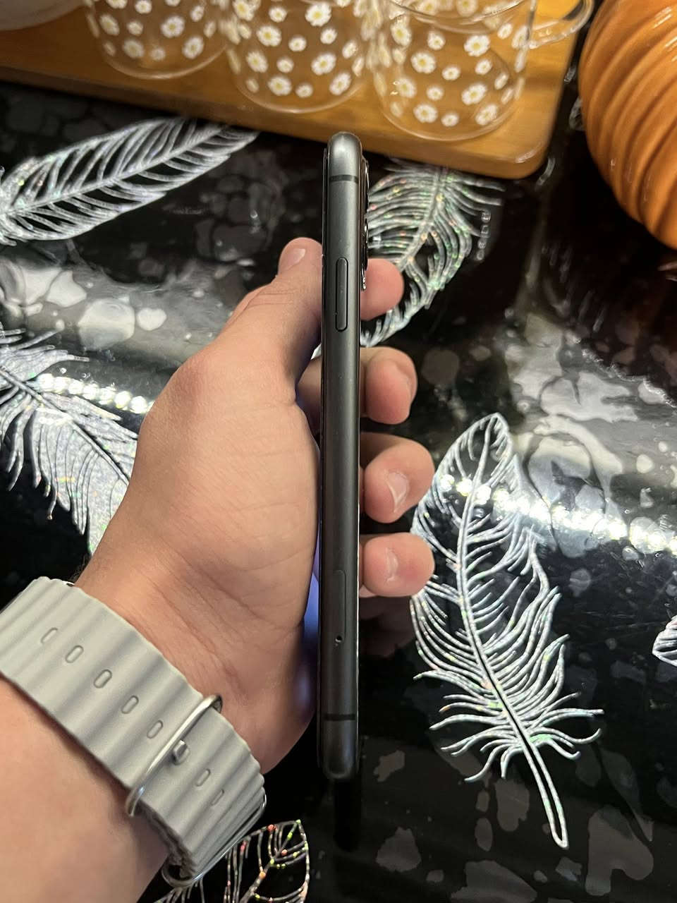 السلام عليكم ايفون 11 عادي  ذاكرة 64  بطارية 73 بلادي مامفتوح كاميرات دمعة فيس إيدي شغال الجهاز مابي شخطة 
نورمان نسبة النظافة ‎97‎%‎ السعر 200 بيع فقط .خـــاص


**إذا كنت صاحب هذا الإعلان وتريد حذفه لأي سبب، رجاءا أرسل رسالة إلى الدعم الفني**