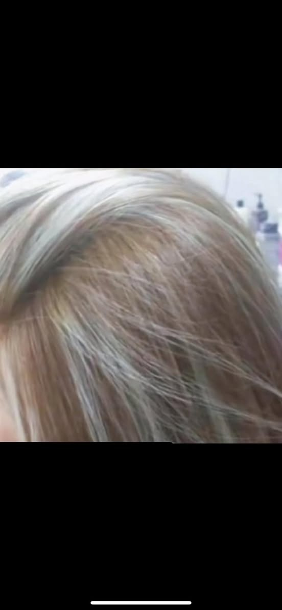 عروض كريسمس❤️
حفافه وياهه سيروم وصبغ حاجب ب 5 
تنضيف بشره عميق ب5 
رموش طرفيه 5 كامله 10 تكنيك روسي 20 
ميش نص كب لشعر قصير وسط 15 طويل 25 
معالجً شعر بي نسبه تسريح لشعر قصير وسط 15 طويل 25 
صبغ شعر قصير وسط 15 طويل 25 🙈
تسريح شعر يبدي 25 ل 60 🥰
تنضيف قدم مع ازاله لحميه ودزاين 5 😉
مكياج مدعوه خفيف مع رموش 15 رموش وعدسات 25 😍
شسوار شعر قصير وسط 10 طويل 20 
قص شعر عادي 5 قصه مطلوبه 8 🥹
مكياج وتسريحه بسيطه 30 😘
تركيب اضافر وجلش 10 👀
ملاحضه العروض مستمره لغايه 30 /12
العنوان محموديه مجمع القعقاع صالون رزان الفرع ثاني بغداد جديده ‭0775 157 5099‬☎️
وكل ثنين يسون شغله ثالثا مجاني 💕 واهلا وسهلا بيكم وسنه سعيده عليكم يارب
