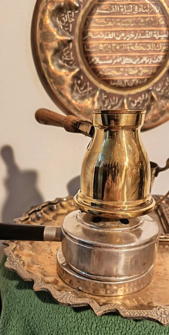 أستغفر الله العظيم، اللهم إني أسالك فيضا من فيوضات فضلك.
............................

مساء الخير، يلا نشرب قهوه ونعدل المزاج.

............................

للبيع بإذن الله:

- مجموعة كامله نحاس، لشرب القهوه وتعديل المزاج مكونه من:

   - سبرتايه نحاس مطليه فضه سويسري مختومه بحالة الزيرو.

   - كنكه نحاس نمره ٢ نحاس شغل قديم تقيل.

   - فنجان نحاس هندي قديم نقش إبره.

   - صينيه نحاس قديمه نقش إيراني حرف شفتشي.

   - جراب ولاعه توتيا.

   - طبق نحاس إسلامي تعليق قديم وتقيل.

تتمسوا بالخير أحبائي،تحياتي،،،

................................

الحمد لله حمدا كثيرا طيبا، نحمده ونشكره على نعمه وفضله علينا.

يسعد مساكم حبايبي،،،،،،

إستمتعوا معايا، التفاصيل بالفيديو،،،،


**إذا كنت صاحب هذا الإعلان وتريد حذفه لأي سبب، رجاءا أرسل رسالة إلى الدعم الفني**