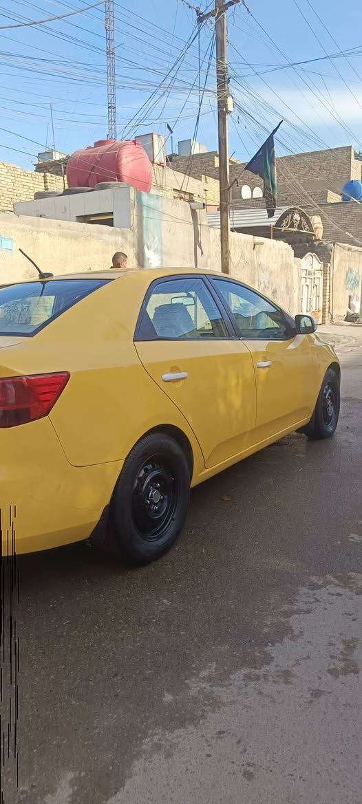 سلام عليكم فورتي  موديل 12 مكينه 2000 حادث جاملغ تبديل جاملغ دوشمه جديده مكينه خرسه، تبريد ثلج كله شغاله تخم تاير جديد صدر جديد وارد امريكي رقم بغداد. مكاني مدينه الصدر رقمي ***********🌹
