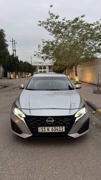 نيسان اللتما 2022 سيارة جاهزة ما بيهة نقص  ماشية 55 الف ميل  حادثهة حر...