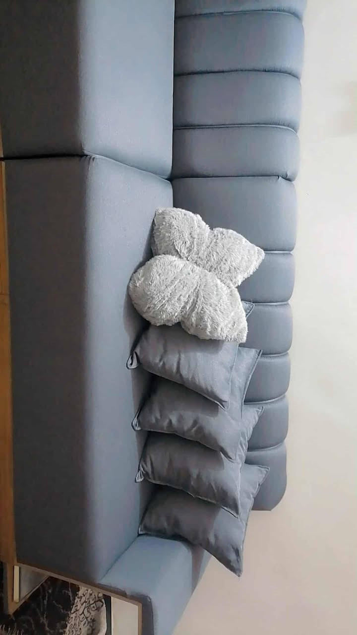 ٨ أمتار ونص قبل اقل الشهر مفصلي جبير ع المكان صار مشتغلي المتر ب١٥٠ شغل درجة اولا قماش اسفنج َخشب
بي خشب جانبي وديكور رف جانبي
وكوشات هدية ويا للشراي
مكان بغداد


**إذا كنت صاحب هذا الإعلان وتريد حذفه لأي سبب، رجاءا أرسل رسالة إلى الدعم الفني**